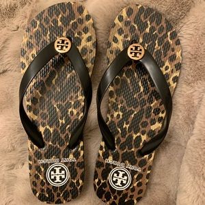 Tory Burch Leopard Print Thong Sandal - Sz 8